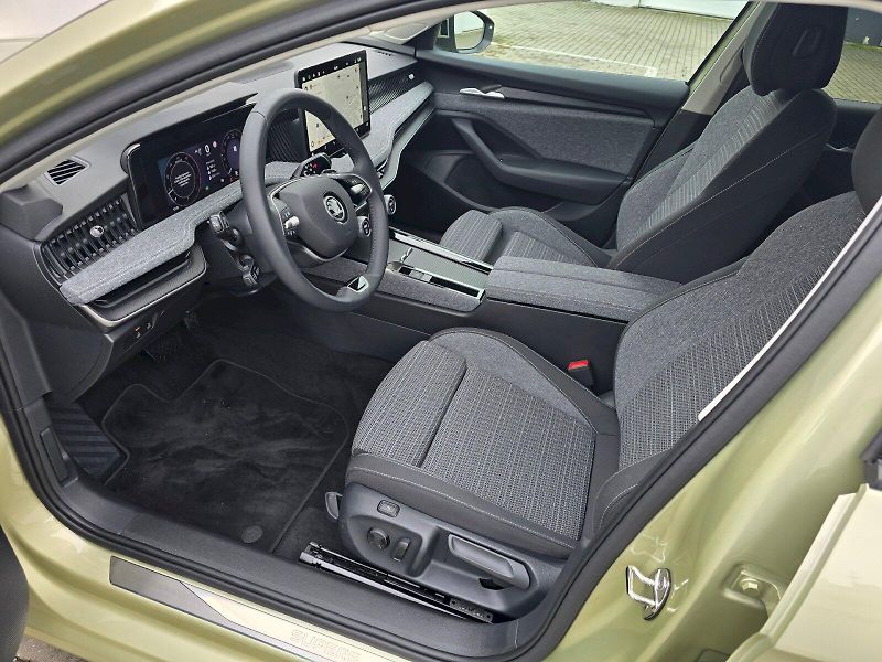 Škoda Superb (2024) 2,0TDI 110KW DSG SELECTION - fotka 22 z 33