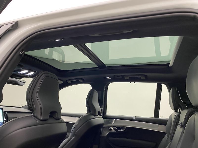 Volvo XC90 T8 RECHARGE BLACK EDITION 7m - fotka 33 z 72