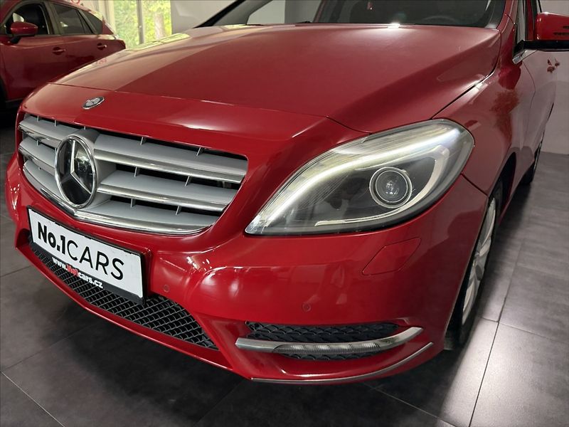 Mercedes-Benz Třídy B 1,8   CDi BI-XEN NAVI VÝHŘEV - fotka 35 z 40