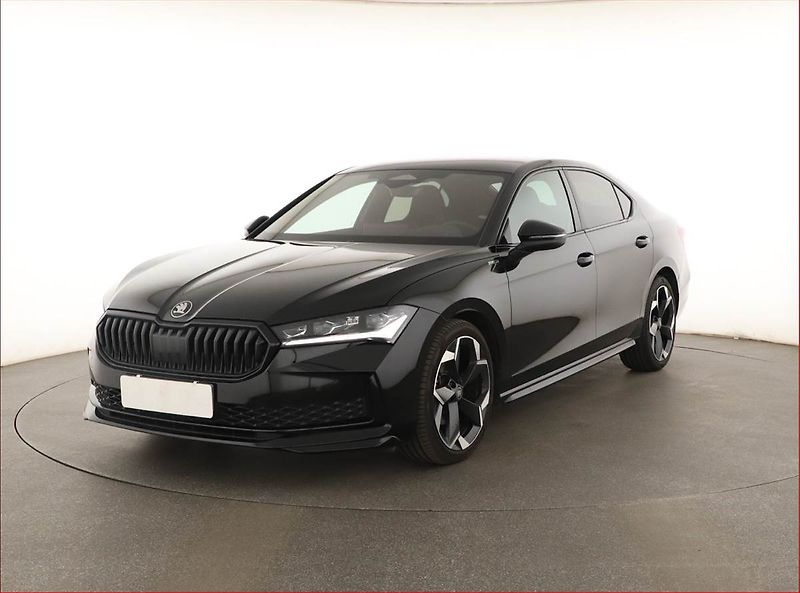 Škoda Superb (2025) 2.0 TDI, SPORTLINE, KEYLESS - fotka 2 z 22
