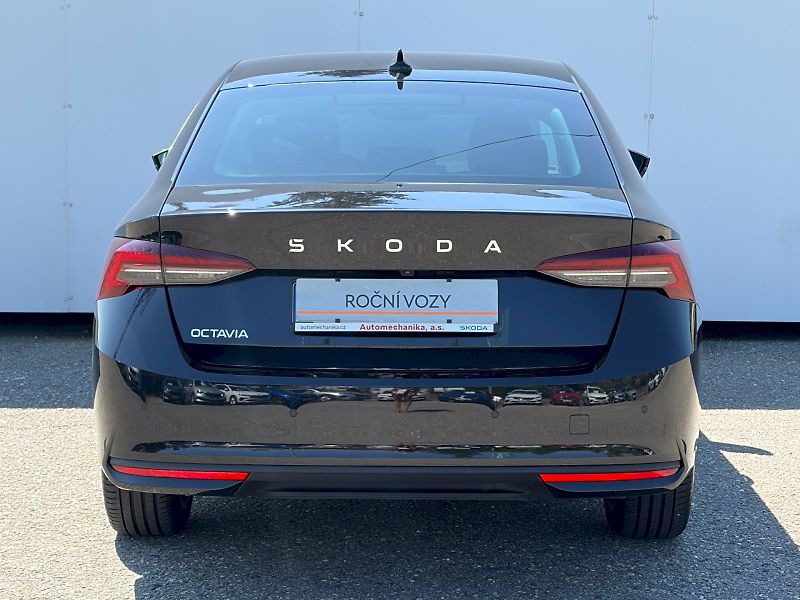 Škoda Octavia (2025) DSG 1.5 TSI  M-HEV / 110 kW / - fotka 11 z 35