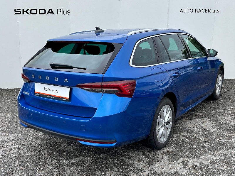 Škoda Octavia (2025) 1.5 TSI 110kW MHEV Top Selecti - fotka 2 z 26