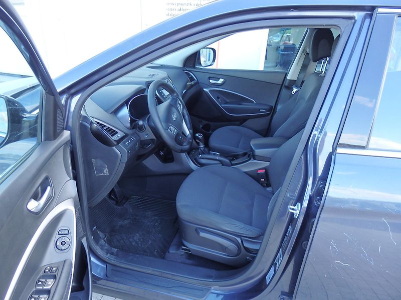 Hyundai Santa Fe 2.2 CRDi AWD ZÁLOHOVÁNO - fotka 6 z 17