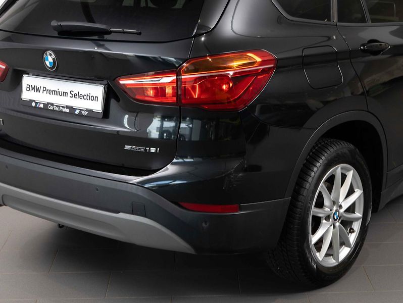 BMW X1 sDrive18i - fotka 9 z 22
