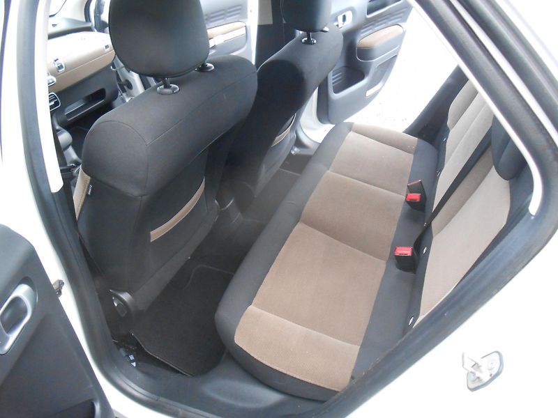 Citroën C4 Cactus Edice,81kw,navi,kamera - fotka 14 z 32