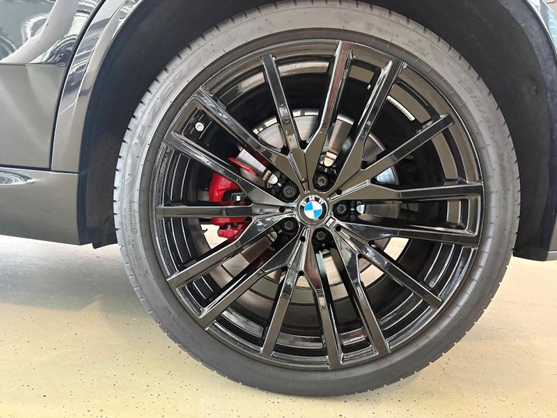 BMW X5 xDriveM50i Pano HuD H/K 360 Ta - fotka 6 z 21