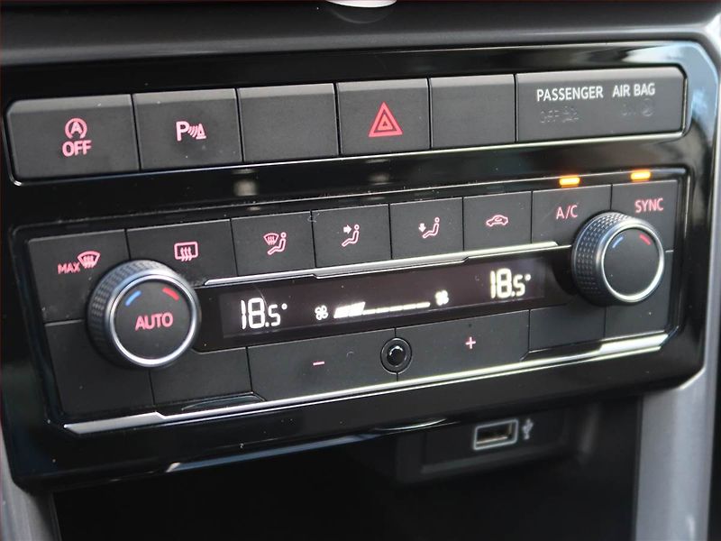 Volkswagen T-Cross (2019) Style 1.0 TSI, Tempomat - fotka 16 z 17