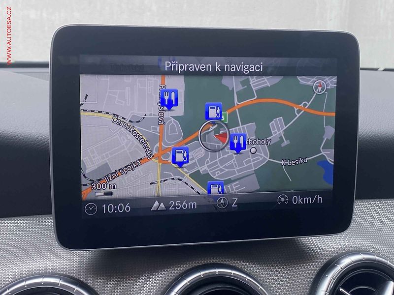 Mercedes-Benz CLA (2018) 1.6 CLA180, AT, LED, panor - fotka 16 z 20
