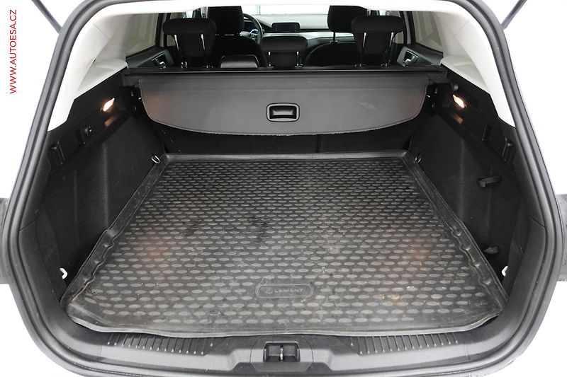 Ford Focus (2018) 1.5 TDCi, ČR, autoAC - fotka 7 z 22