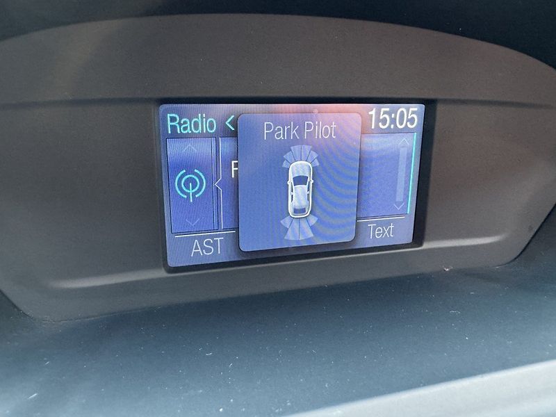 Ford C-MAX (2011) 1.6i Ti-VCT Titanium Xenony - fotka 14 z 49