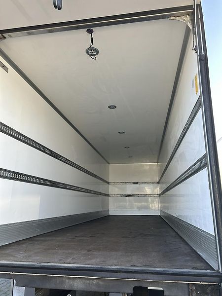 Volvo FM (2016) 460 / E 6 / IZOTERMA + WINDA / - fotka 45 z 45