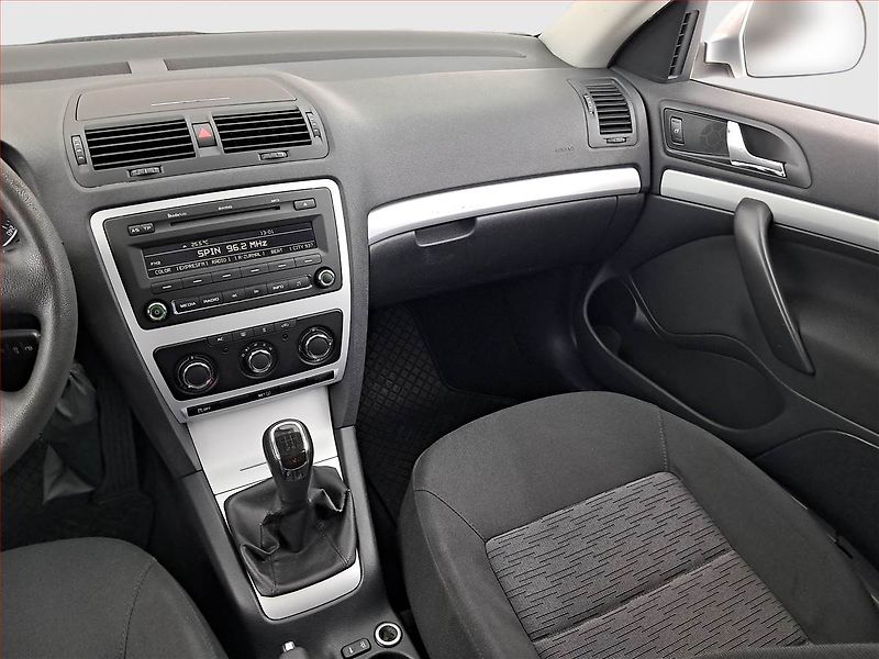 Škoda Octavia (2011) 1.6 TDI 4x4, 4X4, Tempomat - fotka 8 z 17