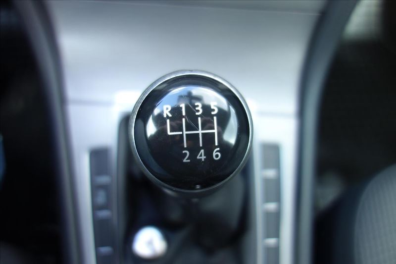Volkswagen Golf 1,4 TSi,ČR,1 MAJ.,COMFORTLINE. - fotka 23 z 32