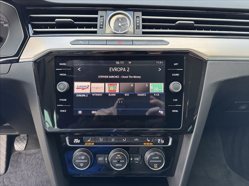 Volkswagen Passat 2,0 TDI HIGHLINE DPH 1.maj ČR - fotka 32 z 50