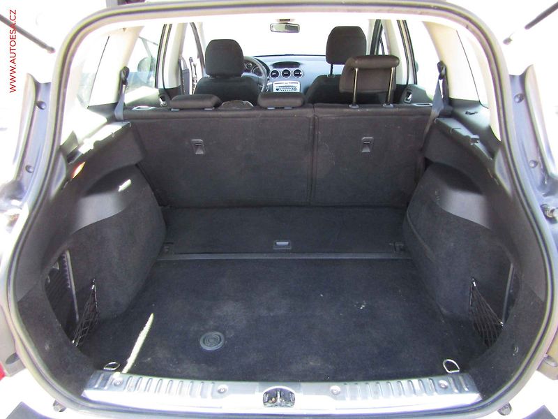 Peugeot 308 (2009) 1.6 HDi, AC, výhřev sed - fotka 7 z 15