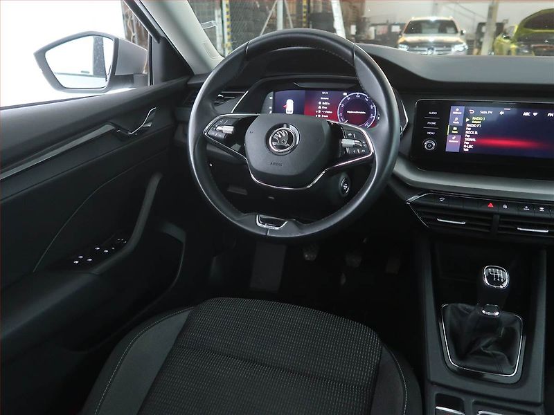 Škoda Octavia (2023) Ambition 2.0 TDI, ČR,1.maj - fotka 7 z 18