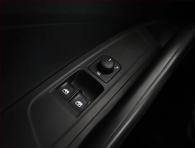Škoda Fabia (2023) Ambition 1.0 TSI, Serv.kniha - fotka 16 z 19