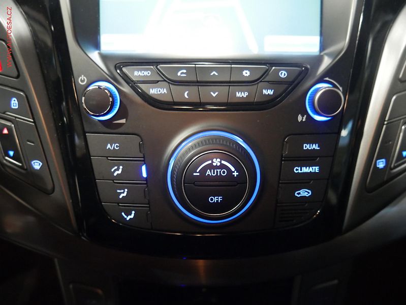 Hyundai i40 (2014) 1.7 CRDi, AT, navi, kamera, - fotka 15 z 21