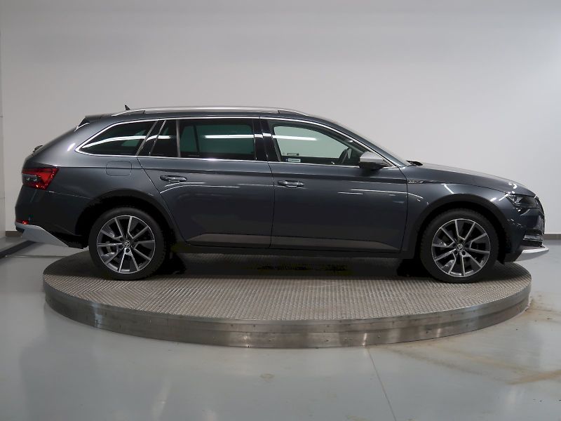 Škoda Superb (2021) SCOUT 2.0TDI 147KW DSG 4x4 - fotka 8 z 39