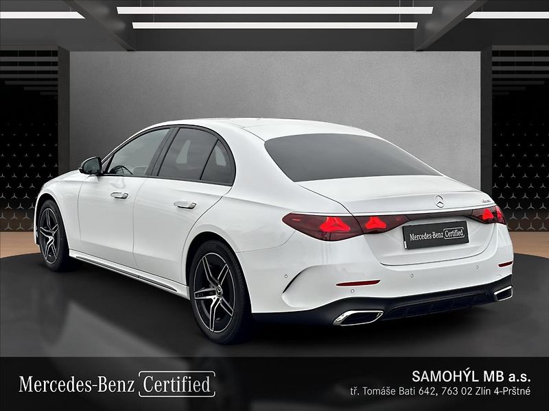 Mercedes-Benz Třídy E E 220d 4MATIC AMG linie - fotka 3 z 12
