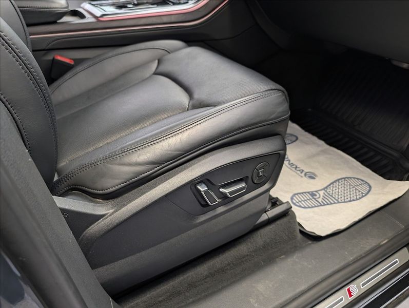 Audi Q8 E55 TFSI Quattro S-line - fotka 35 z 38