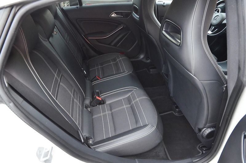 Mercedes-Benz CLA (2017) 220d 130kW AT / Bi-XENON - fotka 16 z 39