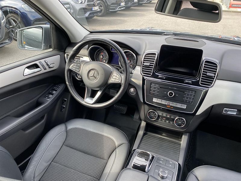 Mercedes-Benz GLE GLE 350d 4M AMG DISTRONIC - fotka 10 z 28