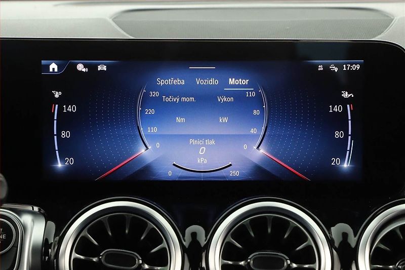 Mercedes-Benz GLB (2024) 200 d 4MATIC, AMG Line - fotka 17 z 20