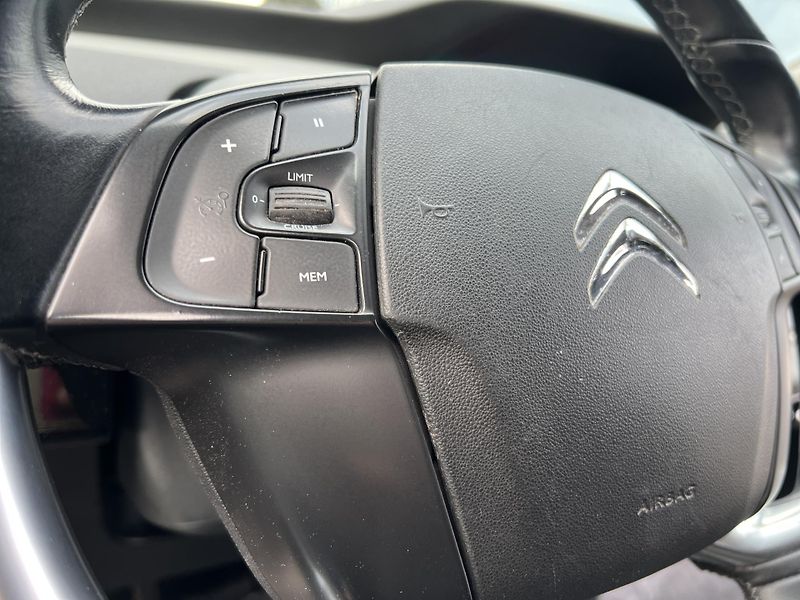 Citroën Grand C4 Picasso 2.0HDi 7MÍST KAMERA KLIMA ČR - fotka 13 z 49