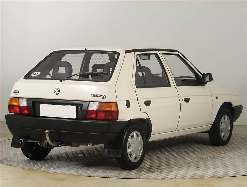 Škoda Favorit (1993) 1.3 135 , nová STK, Tažné - fotka 5 z 13