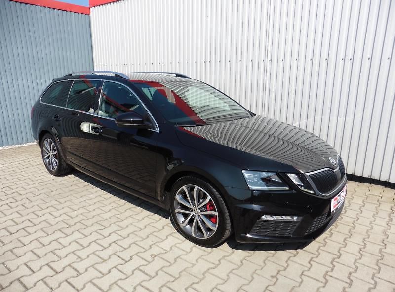 Škoda Octavia III RS Combi 2.0 TSi - fotka 2 z 16