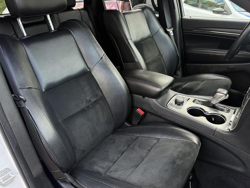 Jeep Grand Cherokee 3.0CRDi 4x4 NIGHT EAGLE 184kW - fotka 14 z 19