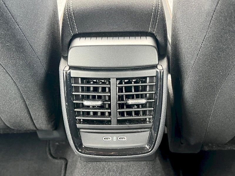 Škoda Kamiq (2025) Selection 1.0TSi 85kW 6°manuál - fotka 26 z 29