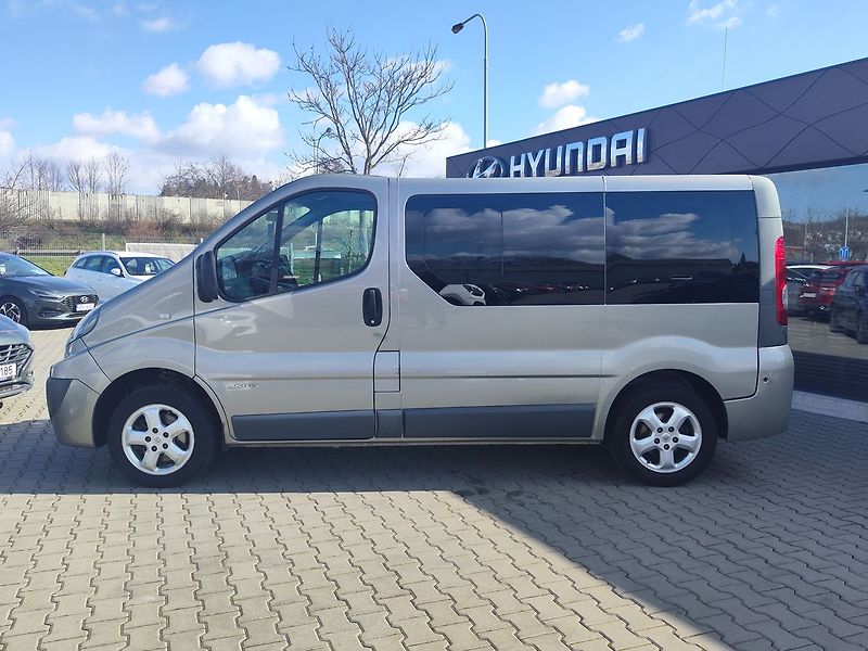 Renault Trafic 2.0 DCi/84kW Passenger - fotka 8 z 27