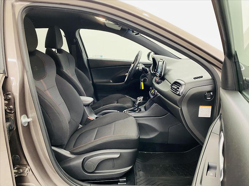 Hyundai i30 1,5 T-GDi 117kW DCT N-Line - fotka 8 z 26