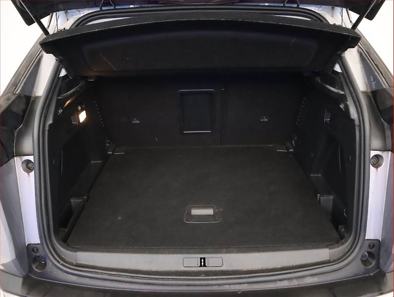 Peugeot 3008 (2019) 1.5 BlueHDi, Automat - fotka 14 z 22