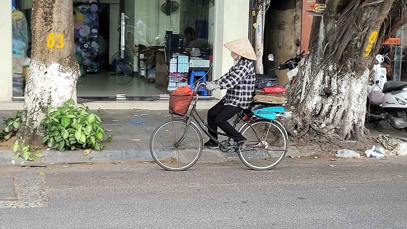 Jeden z prvních vozů Škoda na území Vietnamu. Právě ten jsem zkoušel v ulicích hlavního města