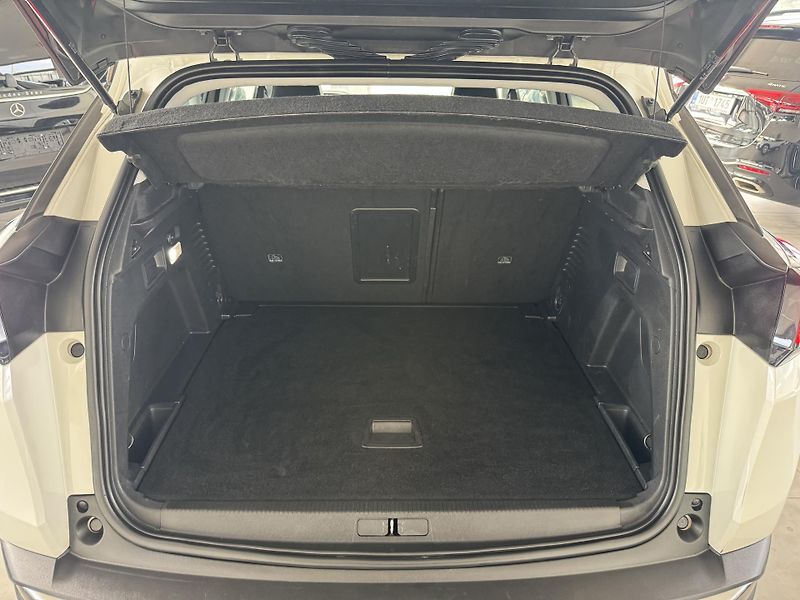 Peugeot 3008 (2018) 1,2I STT ALLURE NAVI KAMERA - fotka 18 z 33