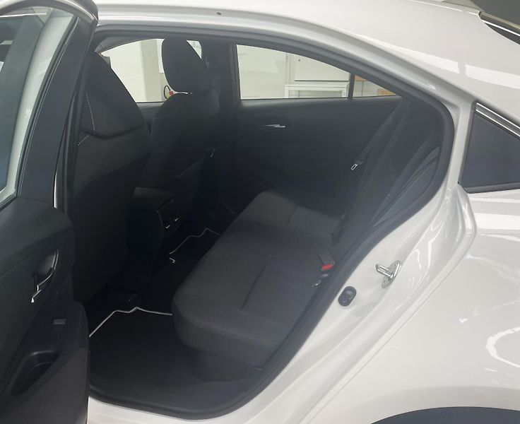 Toyota Corolla 1.8 Hybrid Active, e-CVT, ČR - fotka 10 z 25
