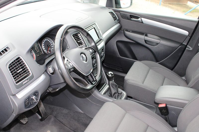 Volkswagen Sharan (2016) 2,0TDI KLIMA NAVI 7MIST - fotka 12 z 30