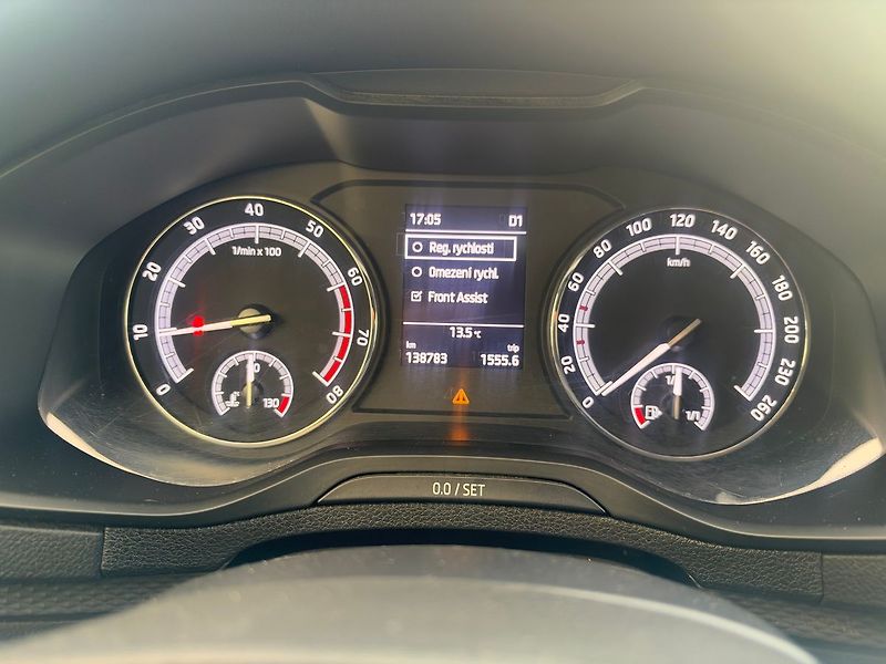 Škoda Karoq 1,5 TSI 110 kW ELEGANCE - fotka 12 z 14