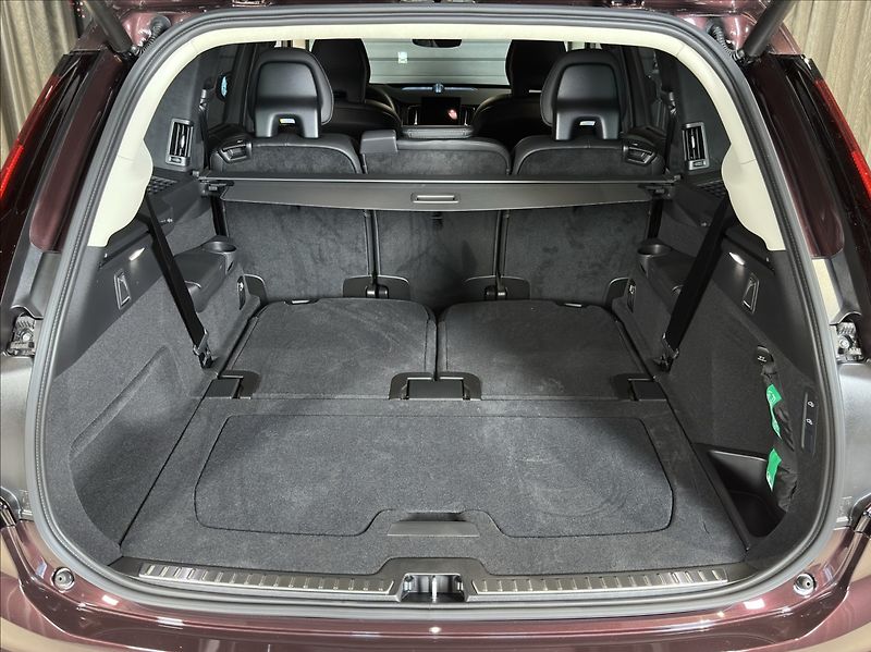 Volvo XC90 (2026) 2,0 T8  Ultra Bright - fotka 18 z 42