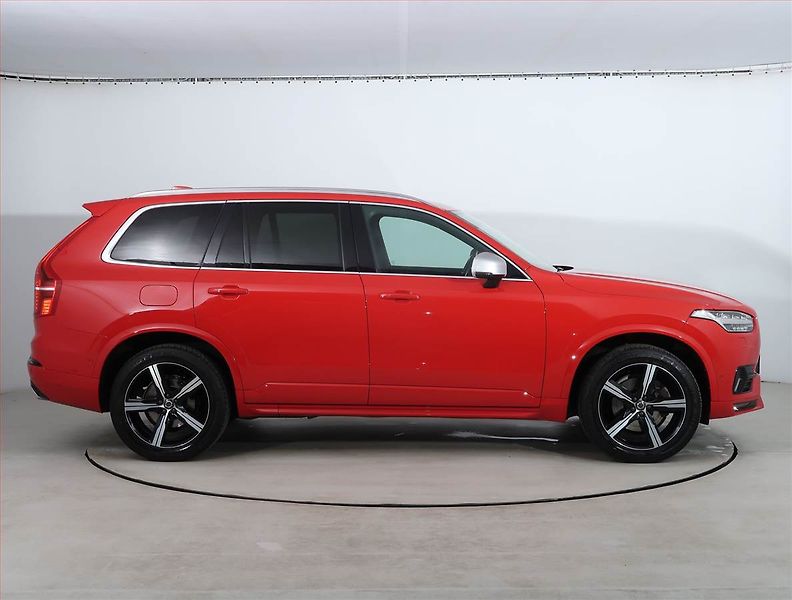 Volvo XC90 (2017) R-Design D5 AWD - fotka 6 z 26