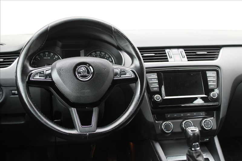 Škoda Octavia 1.6 TDI/81 kW/Ambition/ CZ - fotka 15 z 39