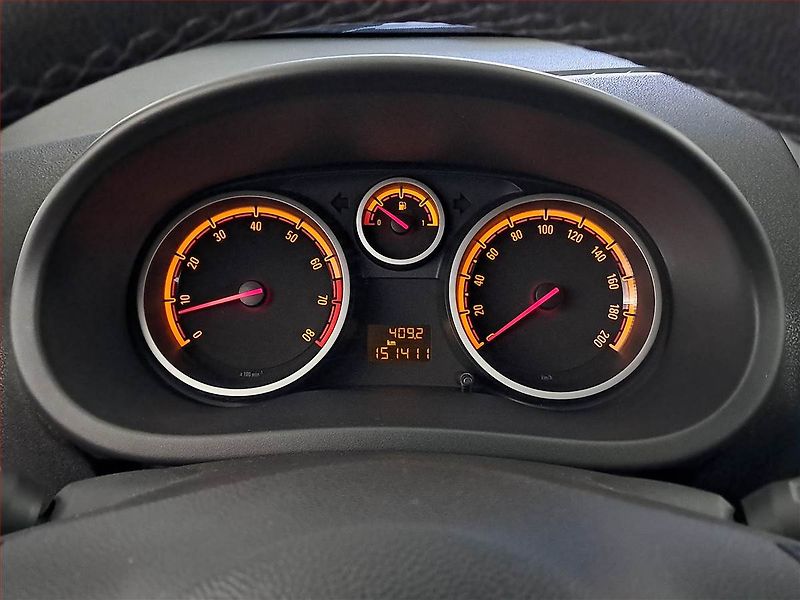 Opel Corsa (2014) 1.2, po STK, za skvělou cenu - fotka 10 z 14