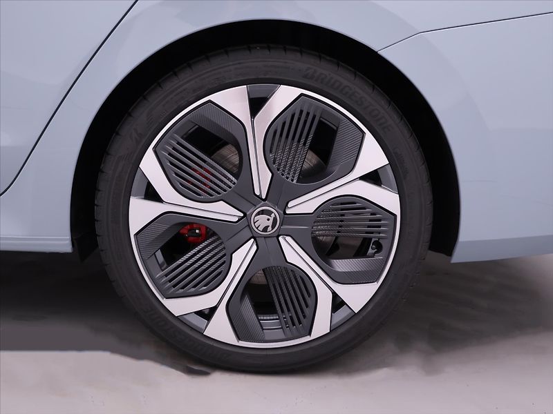 Škoda Octavia 2,0 TSI 195kW DSG RS DPH 1.Maj - fotka 36 z 43