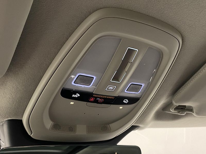 Volvo XC90 (2026) T8 AWD Plug-in DARK ULTRA - fotka 39 z 76