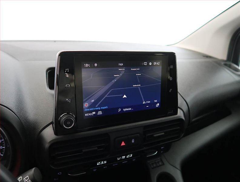 Opel Combo (2021) Edition 1.2 Turbo, 7Míst, 1Maj - fotka 13 z 24
