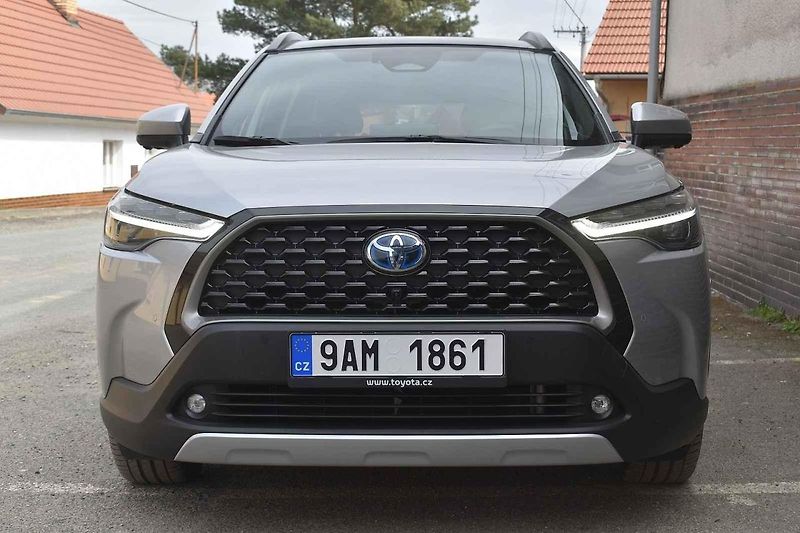 Corolla Cross může mít pohon všech kol