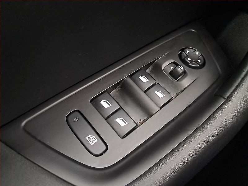 Peugeot 508 (2021) 1.6 PureTech, Automat - fotka 19 z 23
